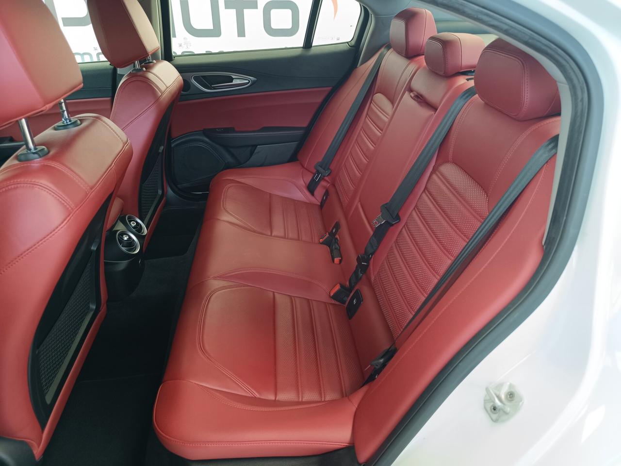 Alfa Romeo Giulia 2.2 Turbodiesel 210 CV AT8 AWD Q4 Veloce