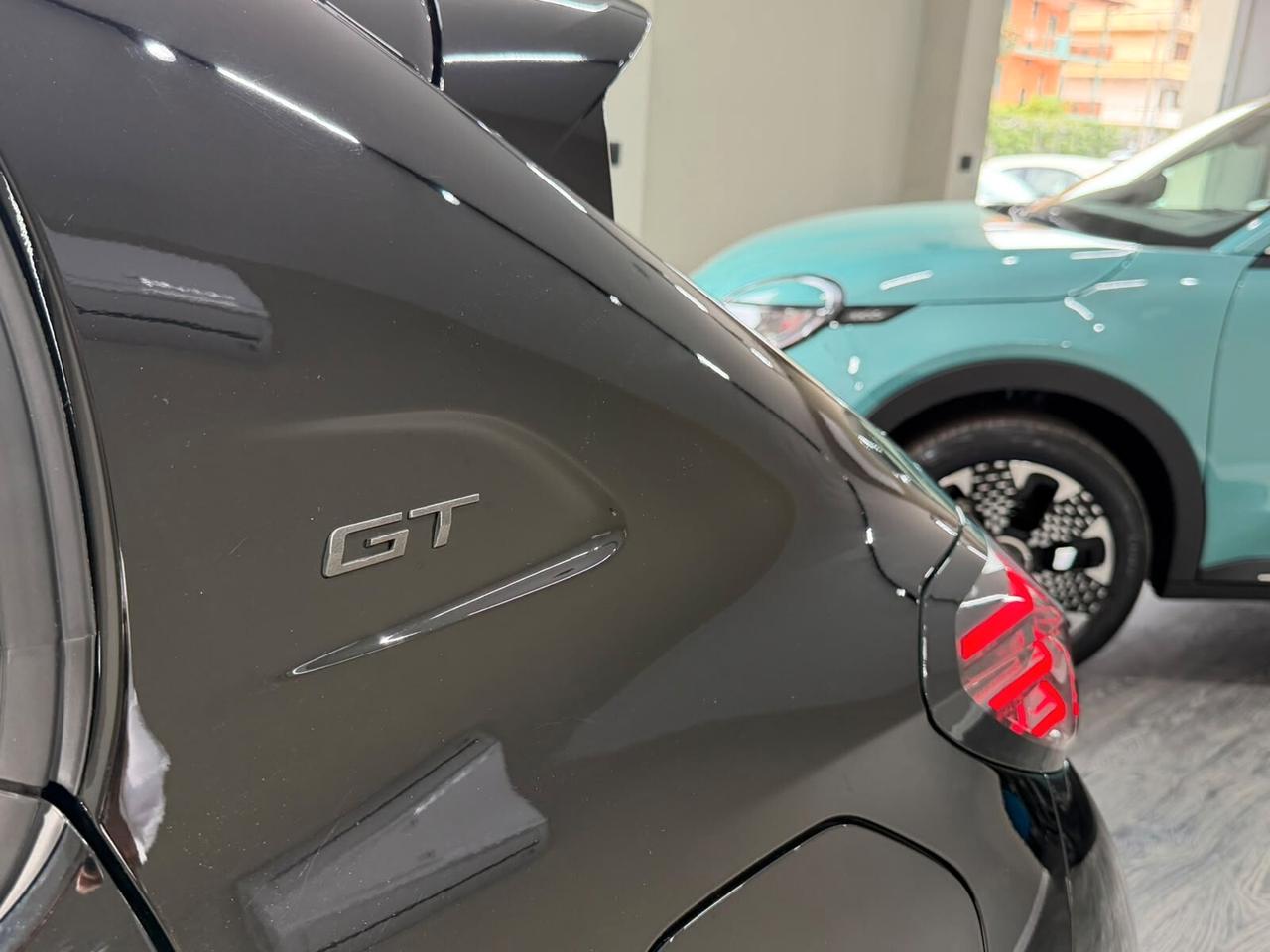 Peugeot 208 Hybrid 145 e-DCS6 GT LINE FULL BLACK