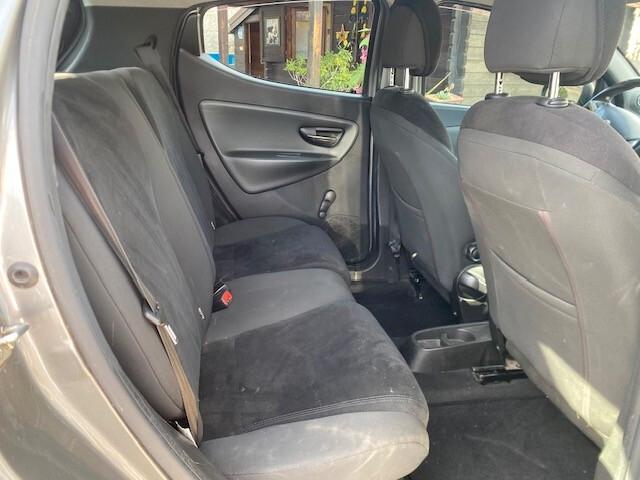 Lancia Ypsilon 0.9 TwinAir 85 CV 5 porte Metano Ecochic Gold