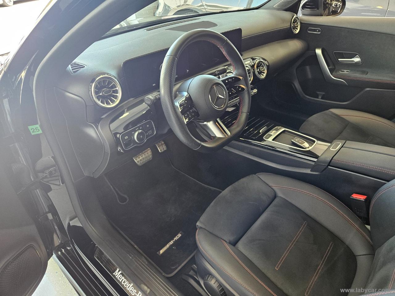 MERCEDES-BENZ A 200 d Automatic Premium Plus AMG Line
