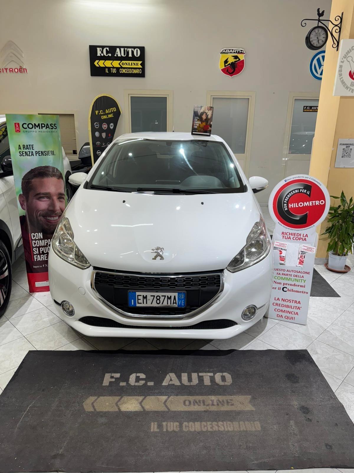 Peugeot 208 1.4 HDi 68 CV 5 porte Allure