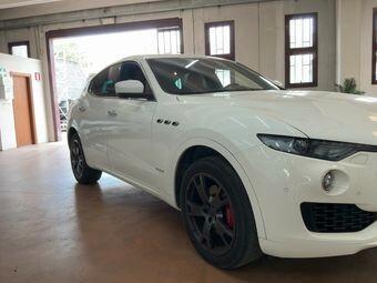 Maserati Levante V6 Diesel 275 CV AWD Granlusso