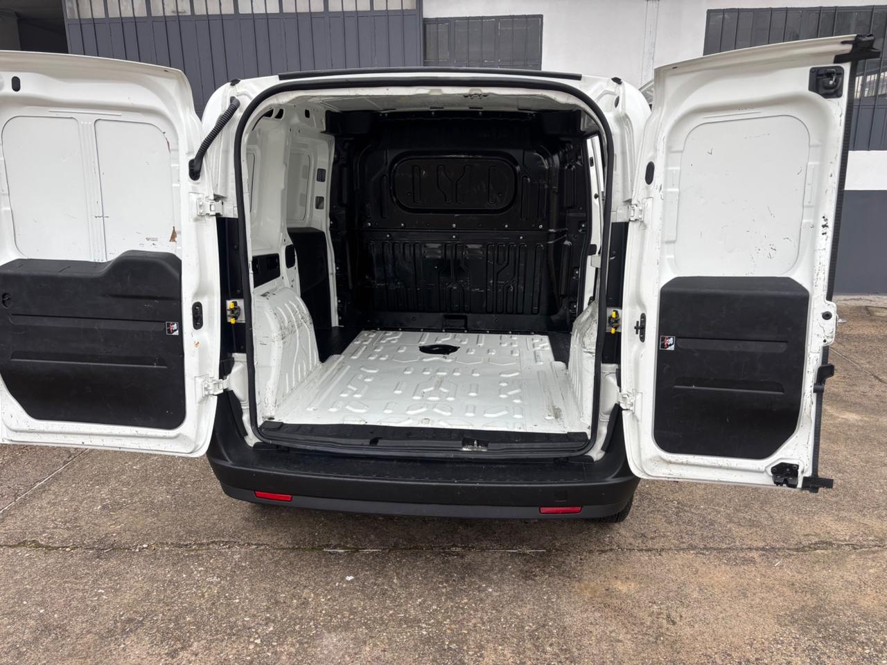 Fiat Doblo 1.3 MJT 95cv . Garanzia 12 mesi