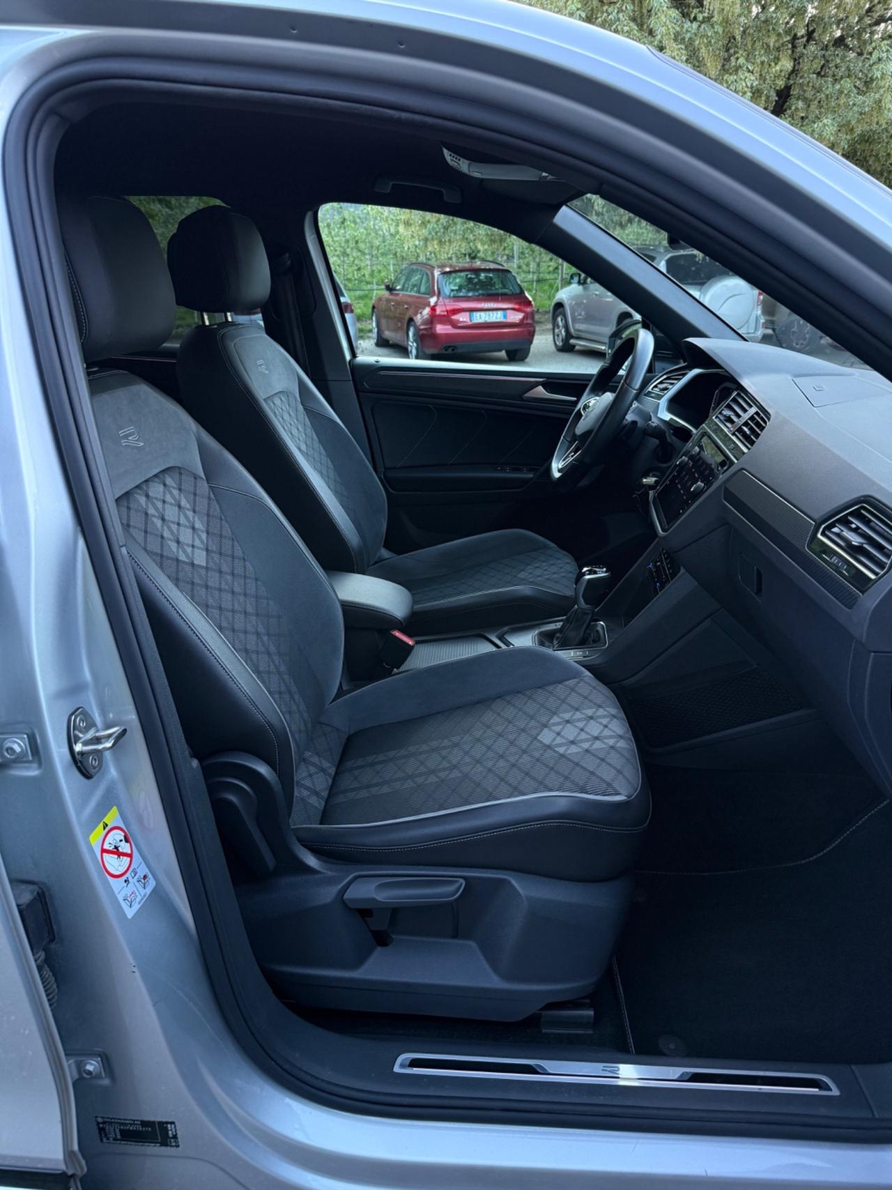 Volkswagen Tiguan 2.0 TDI 150 CV SCR DSG R-Line