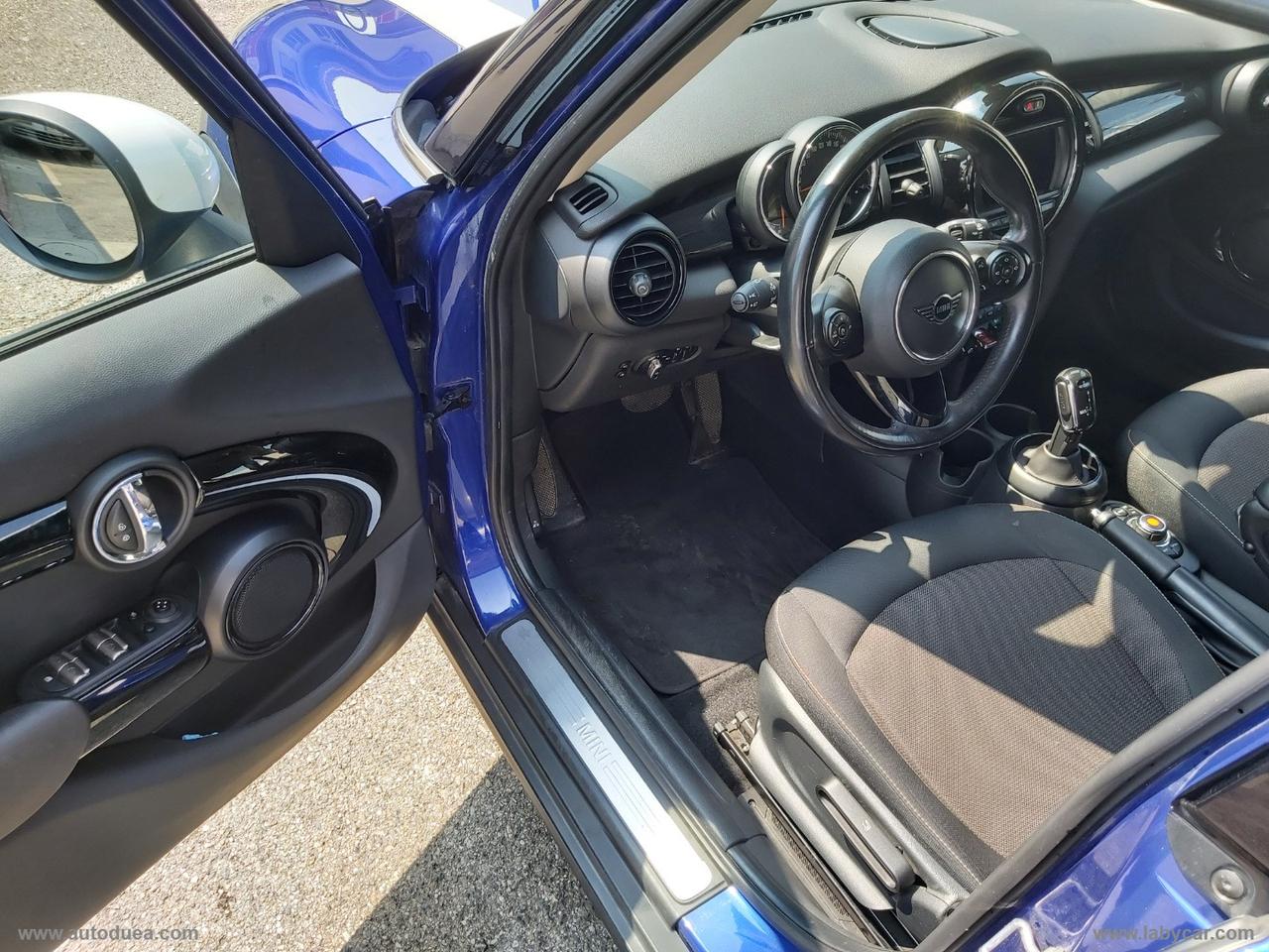 MINI Cooper D 5 porte CAMBIO AUT. NO VINCOLI