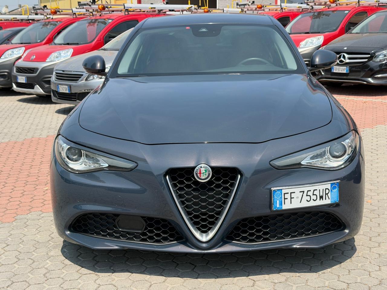 Alfa Romeo Giulia 2.2 INTERNI ROSSI 180 CV AT8