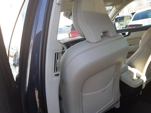VOLVO XC60 B4 (d) Geartronic Momentum