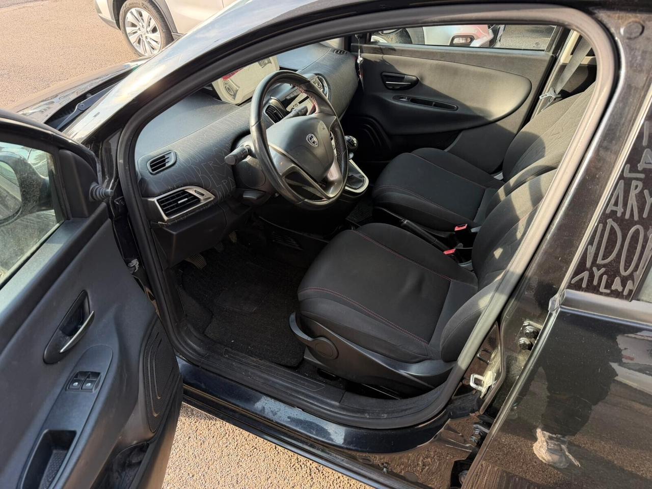 Lancia Ypsilon 1.2 69 CV S Momodesign NEOPATENTATI