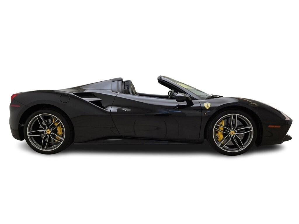 Ferrari 488 Spider NOLEGGIO LUNGO TERMINE - LEASING FULL INCLUSIVE