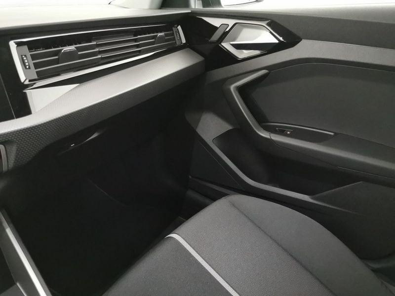 Audi A1 allstreet 30 1.0 tfsi Identity Contrast 116cv s tronic