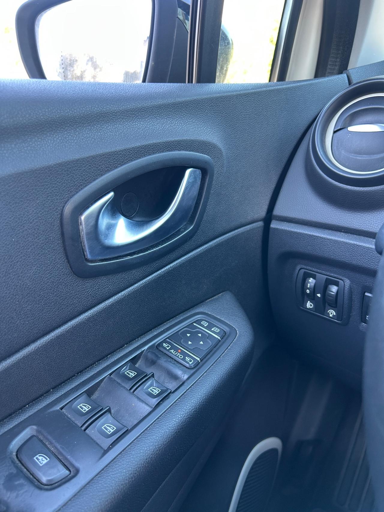 Renault Captur 1.5 90 CV MOD.2019/NAVI