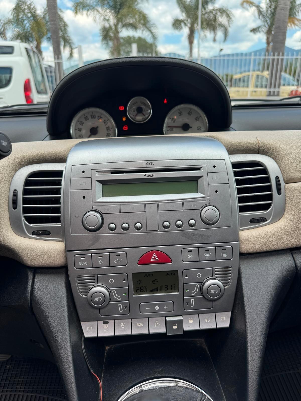 Lancia Ypsilon 1.4 Platino Ecochic GPL