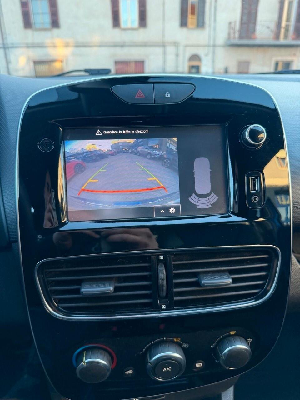 Renault Clio 1.2 75 CV 5 porte Duel