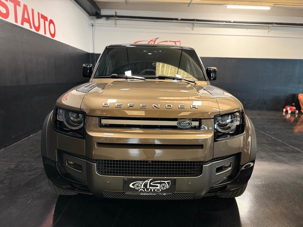 Land Rover Defender 110 3.0D Autocarro X-Dynamic SE
