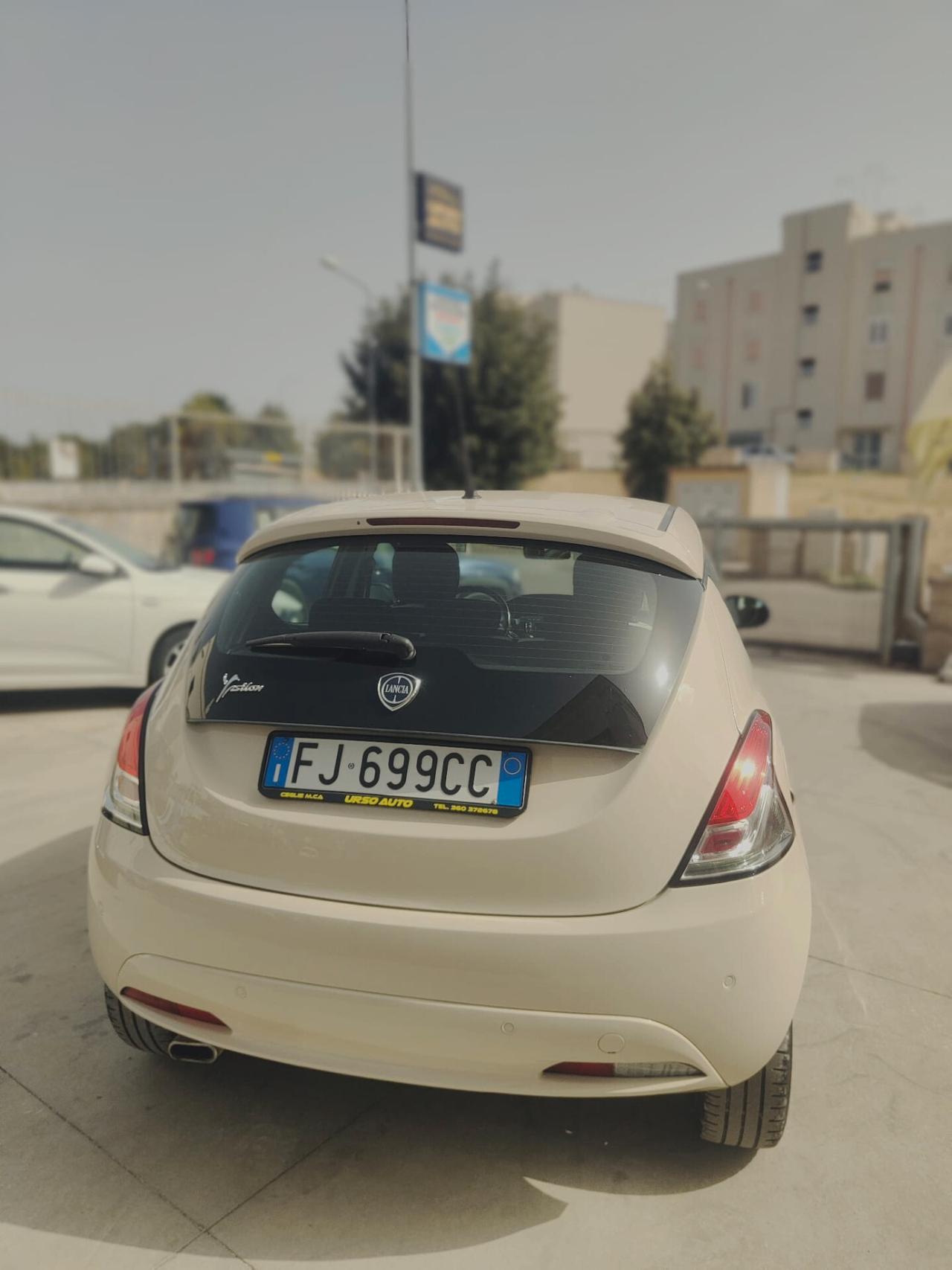 Lancia Ypsilon 1.2 69 CV 5 porte GPL Ecochic Silver