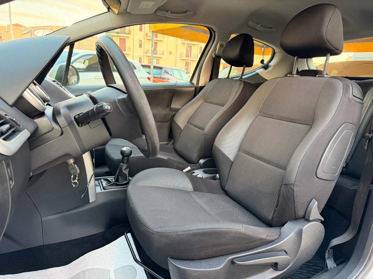 Peugeot 207 1.4 8V 75CV BLOCK SHAFT