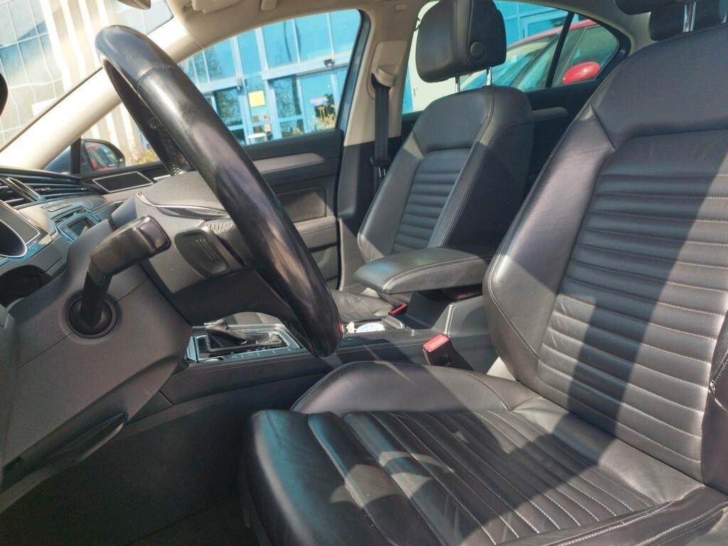 Volkswagen Passat 2.0 TDI DSG Highline BlueM. Tech.