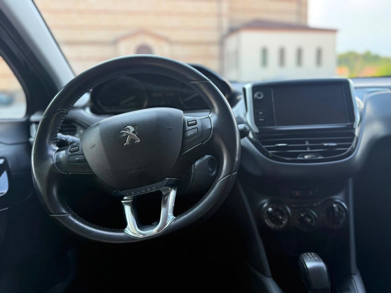 Peugeot 208 PureTech 82 5 porte Allure