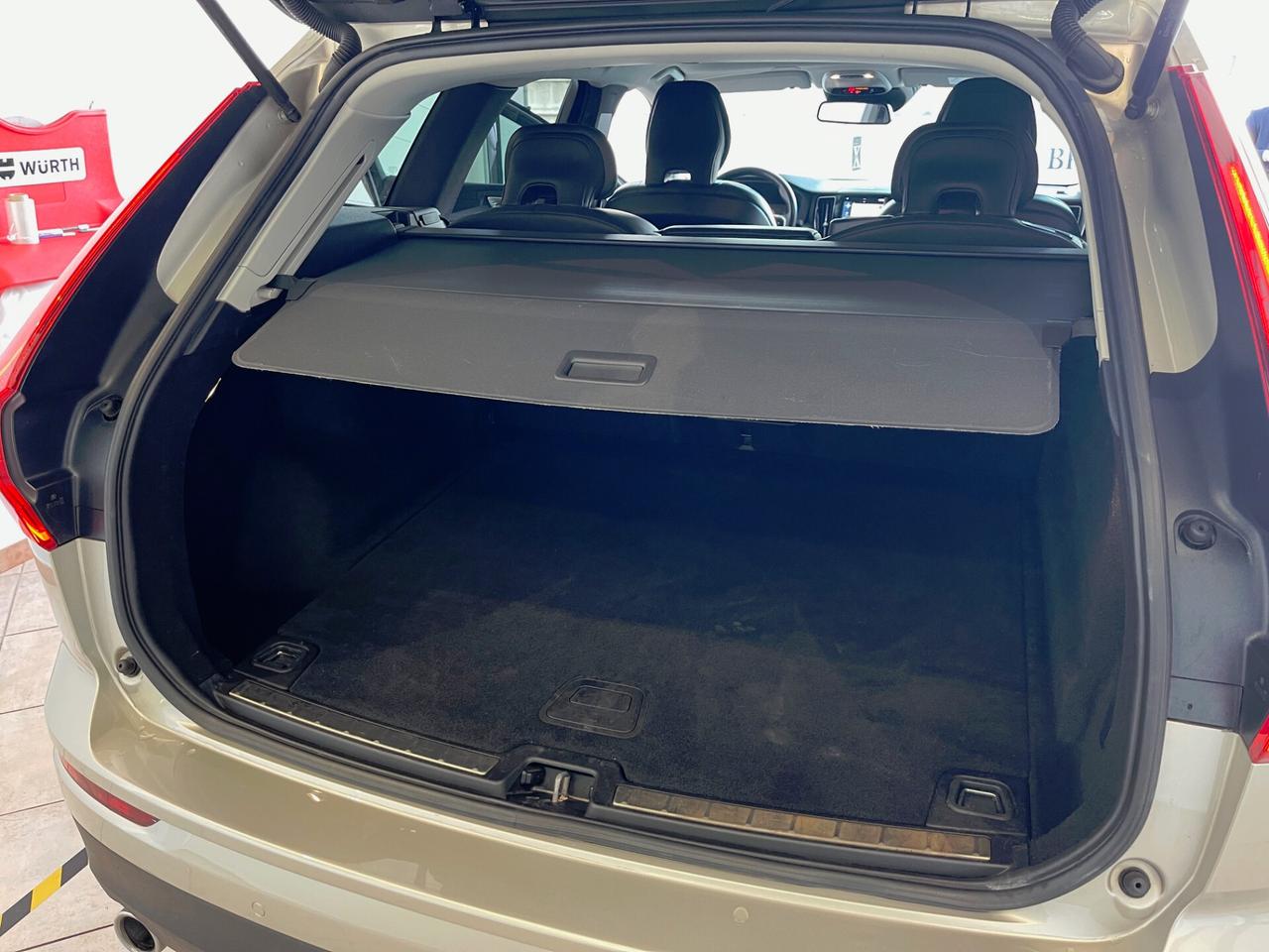 Volvo XC 60 D4 AWD GEARTRONIC MOMENTUM