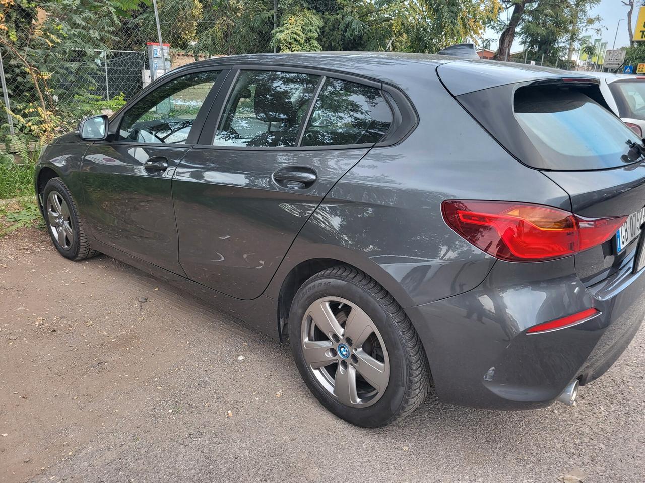 Bmw 116 116d 5p. Business Advantage