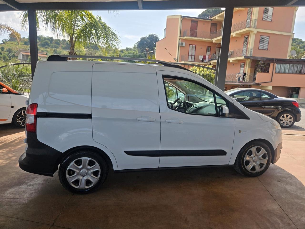 Ford Tourneo Courier 1.5 TDCI 95 CV Titanium