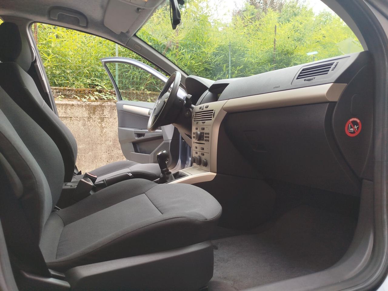 Opel Astra 1.4 BENZINA 90cv / 26.600km / Unipro