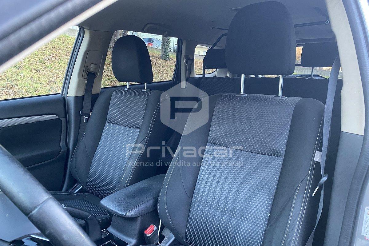 MITSUBISHI Outlander 2.2 DI-D 2WD Instyle