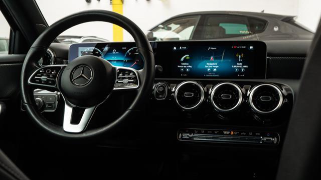 MERCEDES-BENZ A 180 d Auto IVA NEOPATENTATI PERFETTA