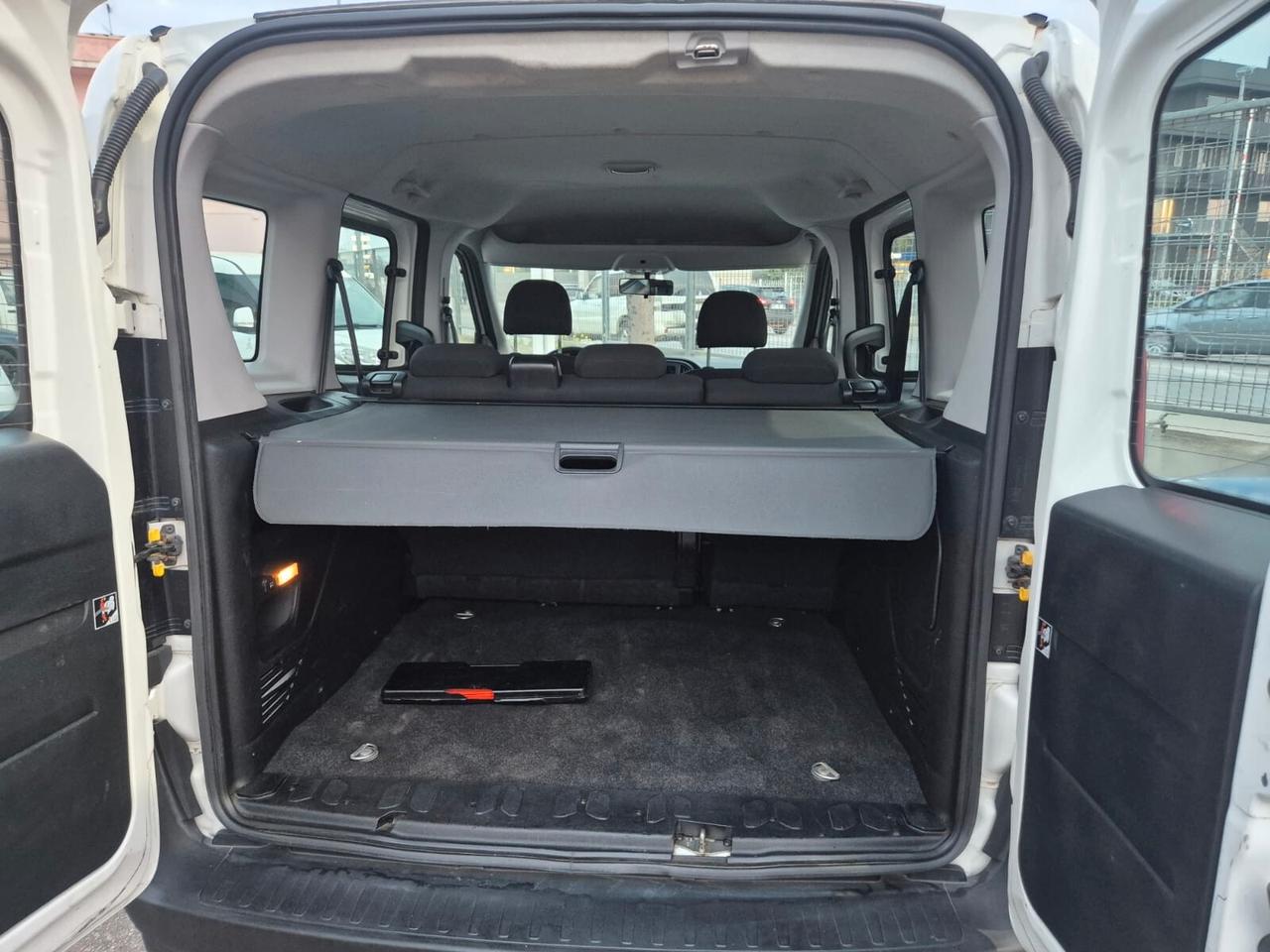 Fiat Doblo Cargo Combi 1.3 mjt 16v 95 CV E6