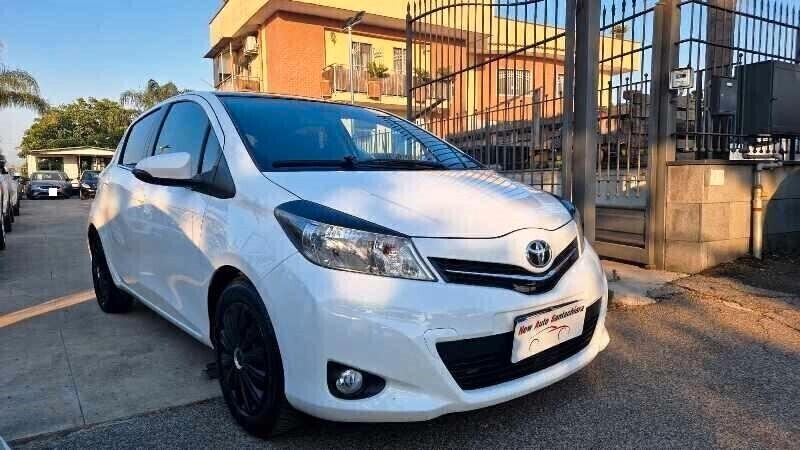 Toyota Yaris 1.4 D-4D 90 CV Lounge