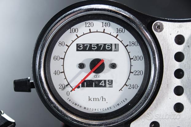 Triumph Speed Triple 900 - 1995