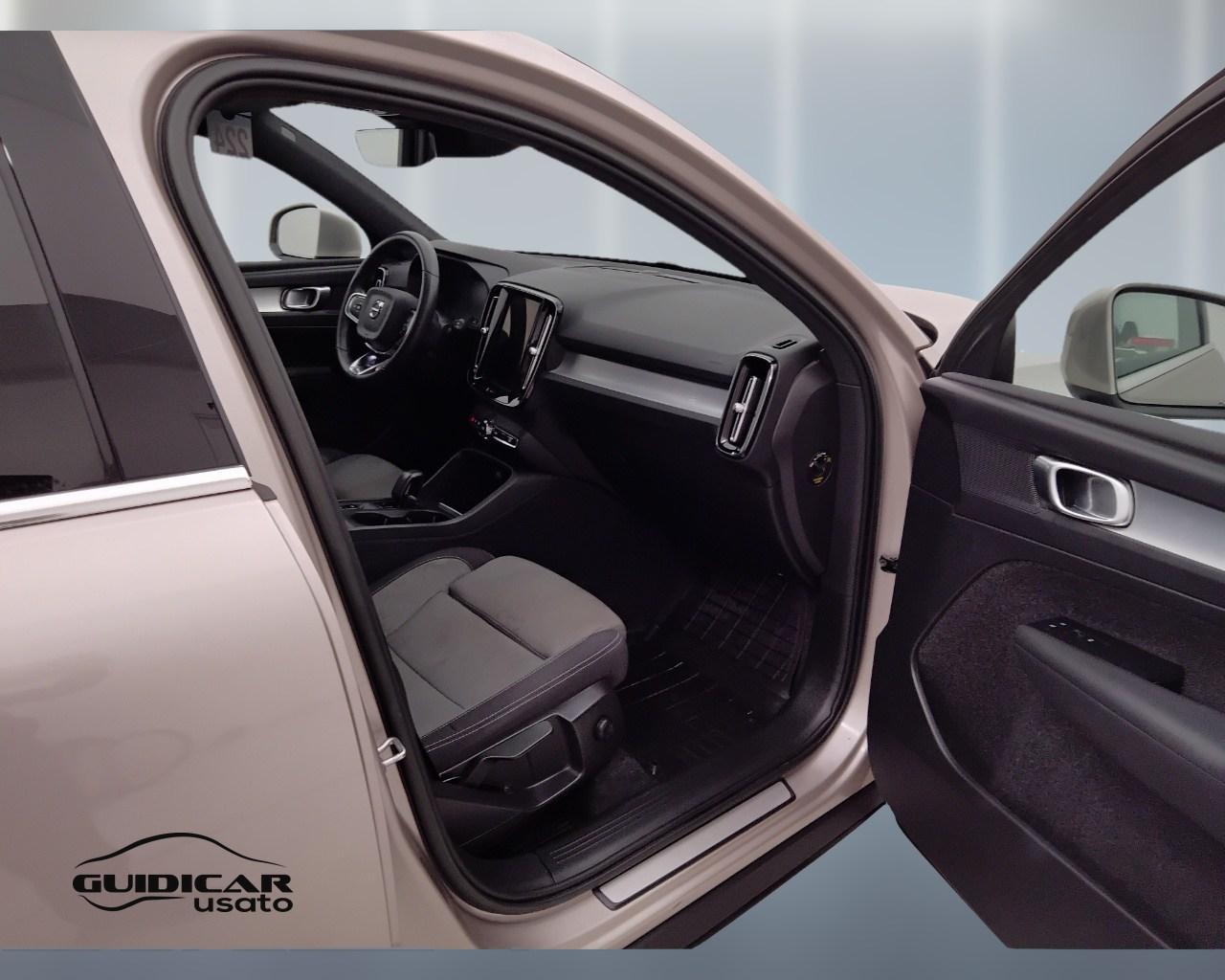 VOLVO XC40 2023 - XC40 1.5 t5 recharge phev Core auto