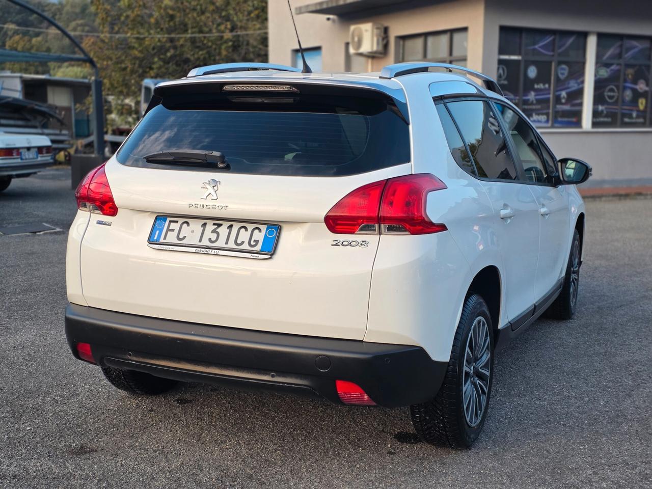 Peugeot 2008 PureTech 82 Allure
