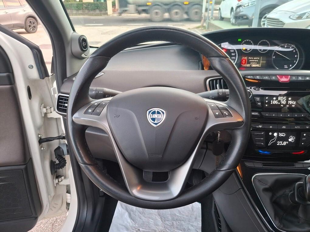 Lancia Ypsilon 1.2 Platinum TETTO-PELLE-CERCHIO 16