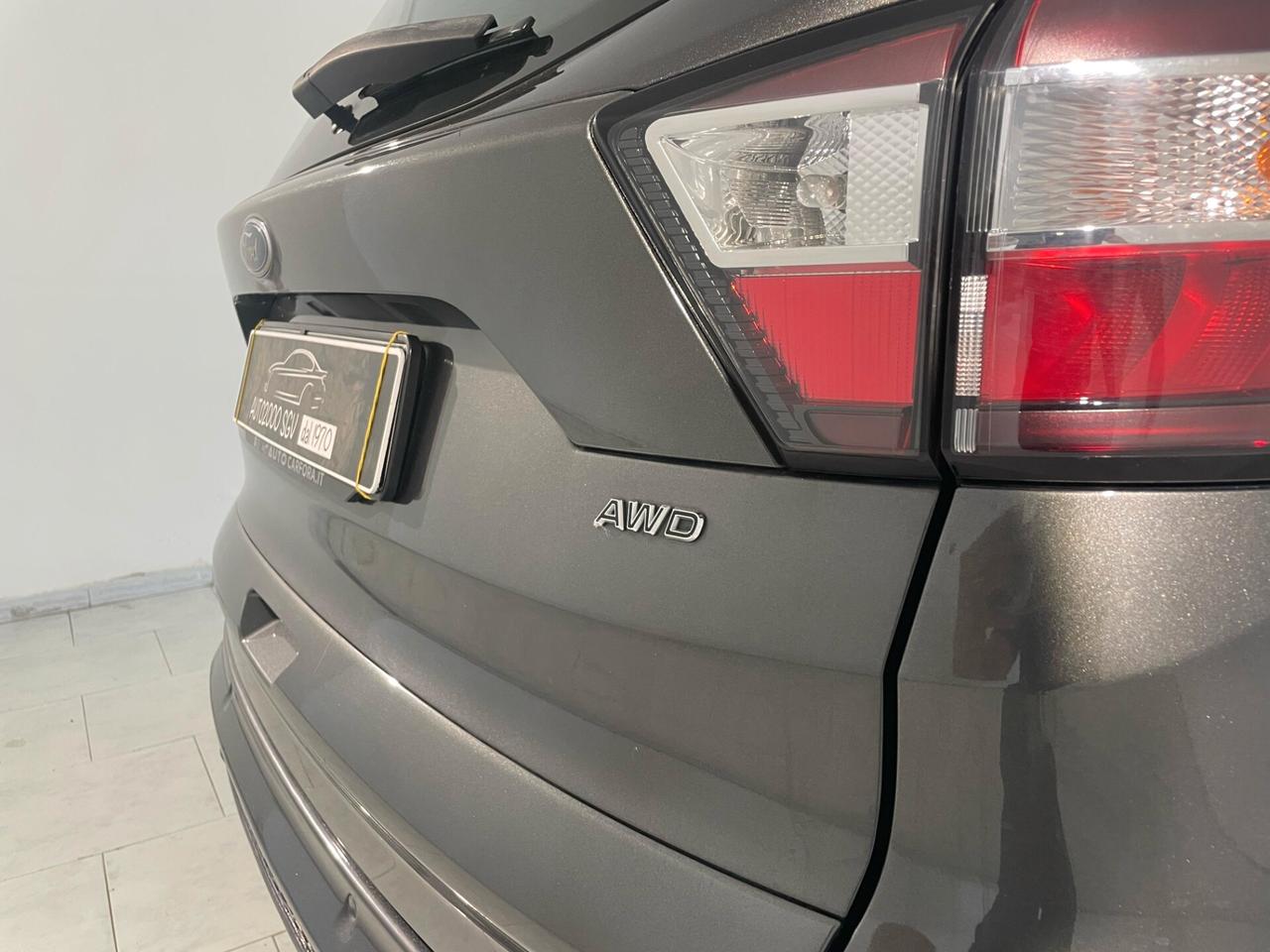 Ford Kuga 2.0 TDCI 150 CV S&S 4WD Powershift ST-Line