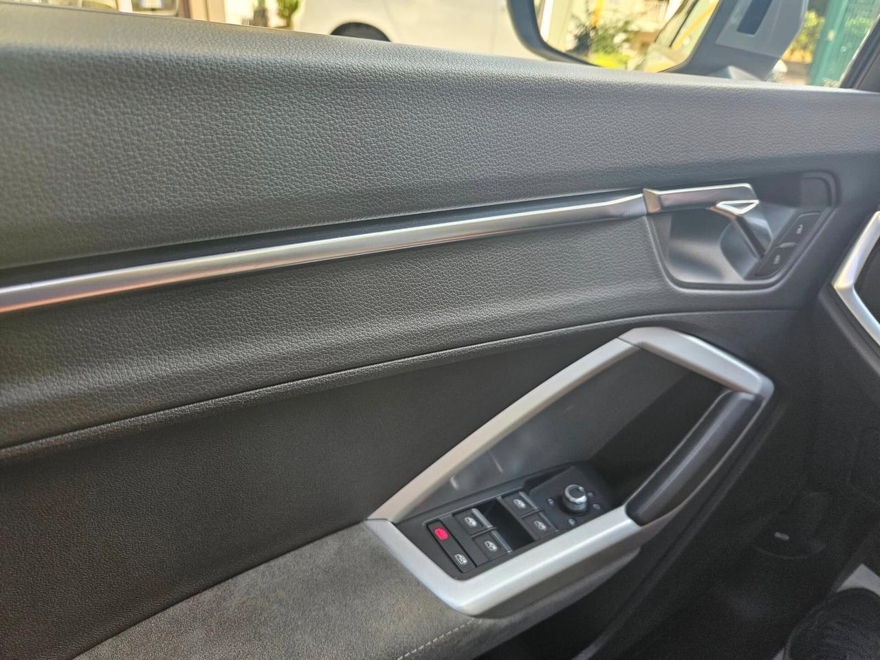 Audi Q3 35 TDI S tronic Business Advanced