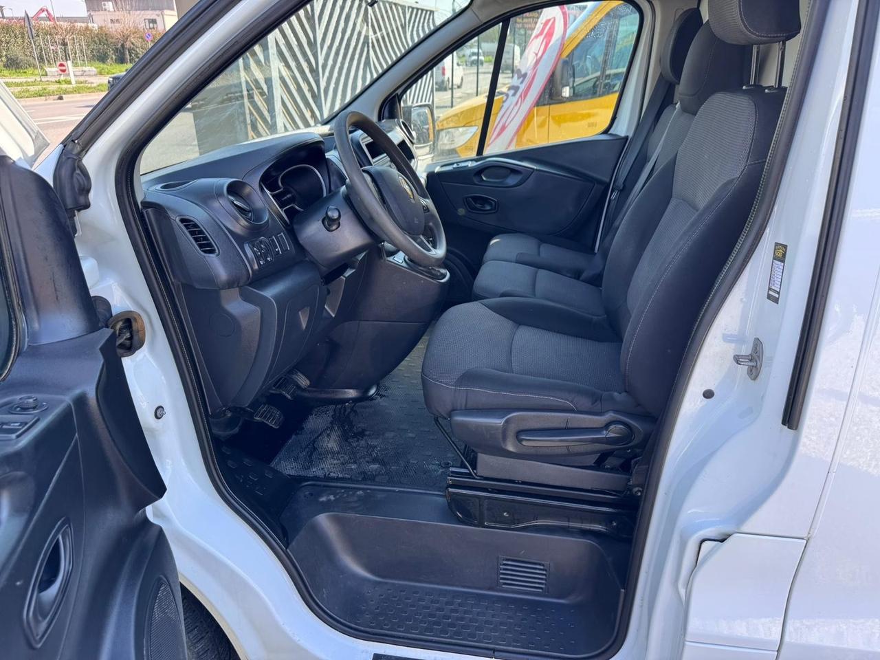 Renault Trafic T28 2.0CDi Cargo 120CV Iva Compresa