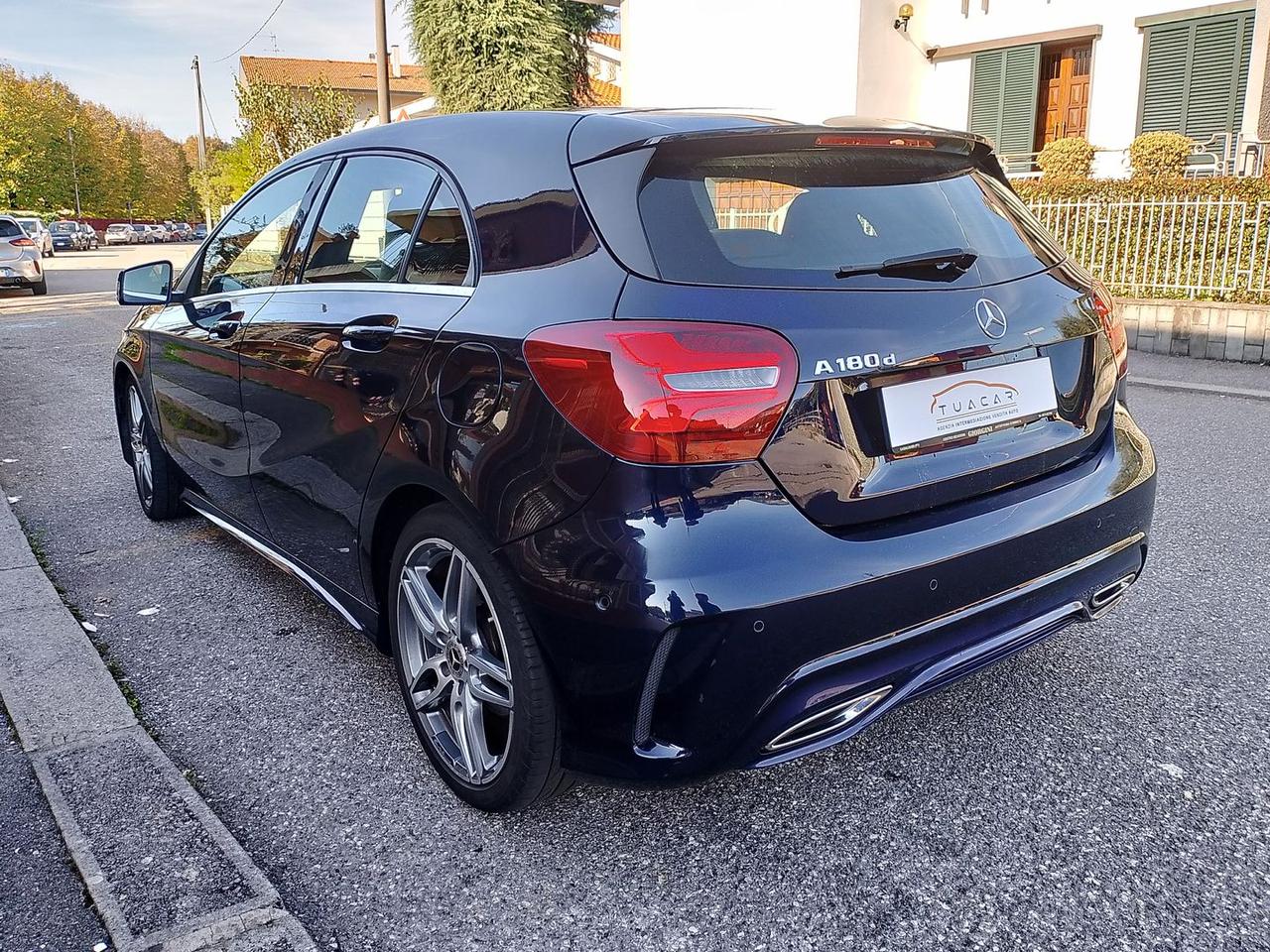 Mercedes-Benz A 180 AMG Line A 180 D