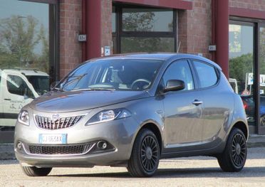 LANCIA Ypsilon 1.0 FireFly 5 porte S&S Hybrid Ecochic Silver