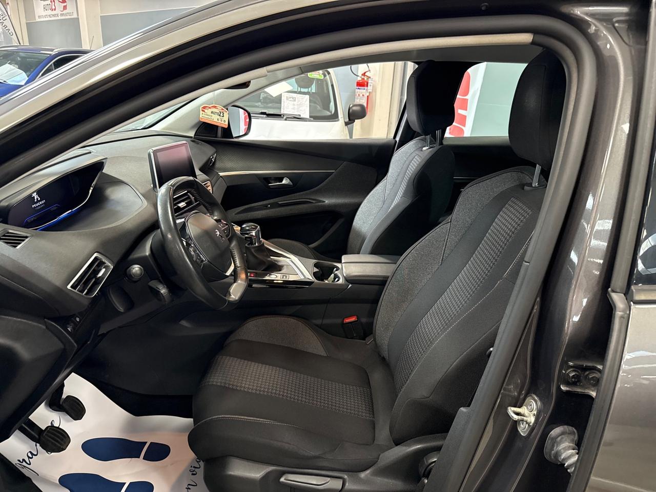 Peugeot 3008 BlueHDi 130 S&S Allure Manuale