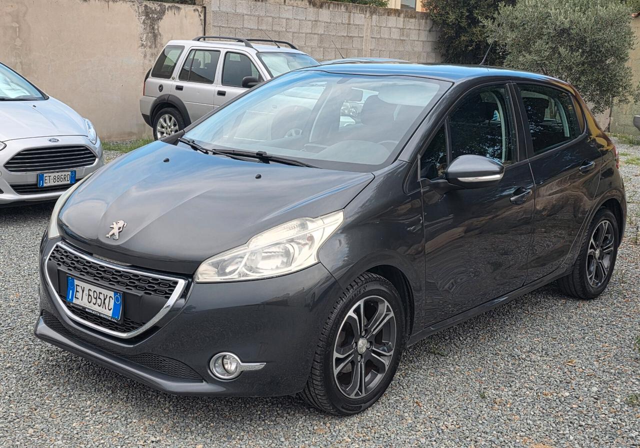 Peugeot 208 1.4 HDi 68 CV 5 porte Allure