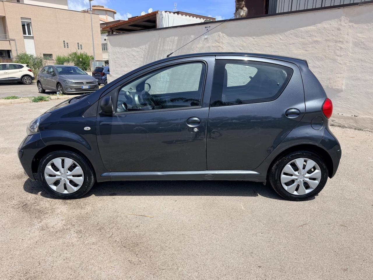 Toyota Aygo 1.4 turbodiesel 5 porte Sol