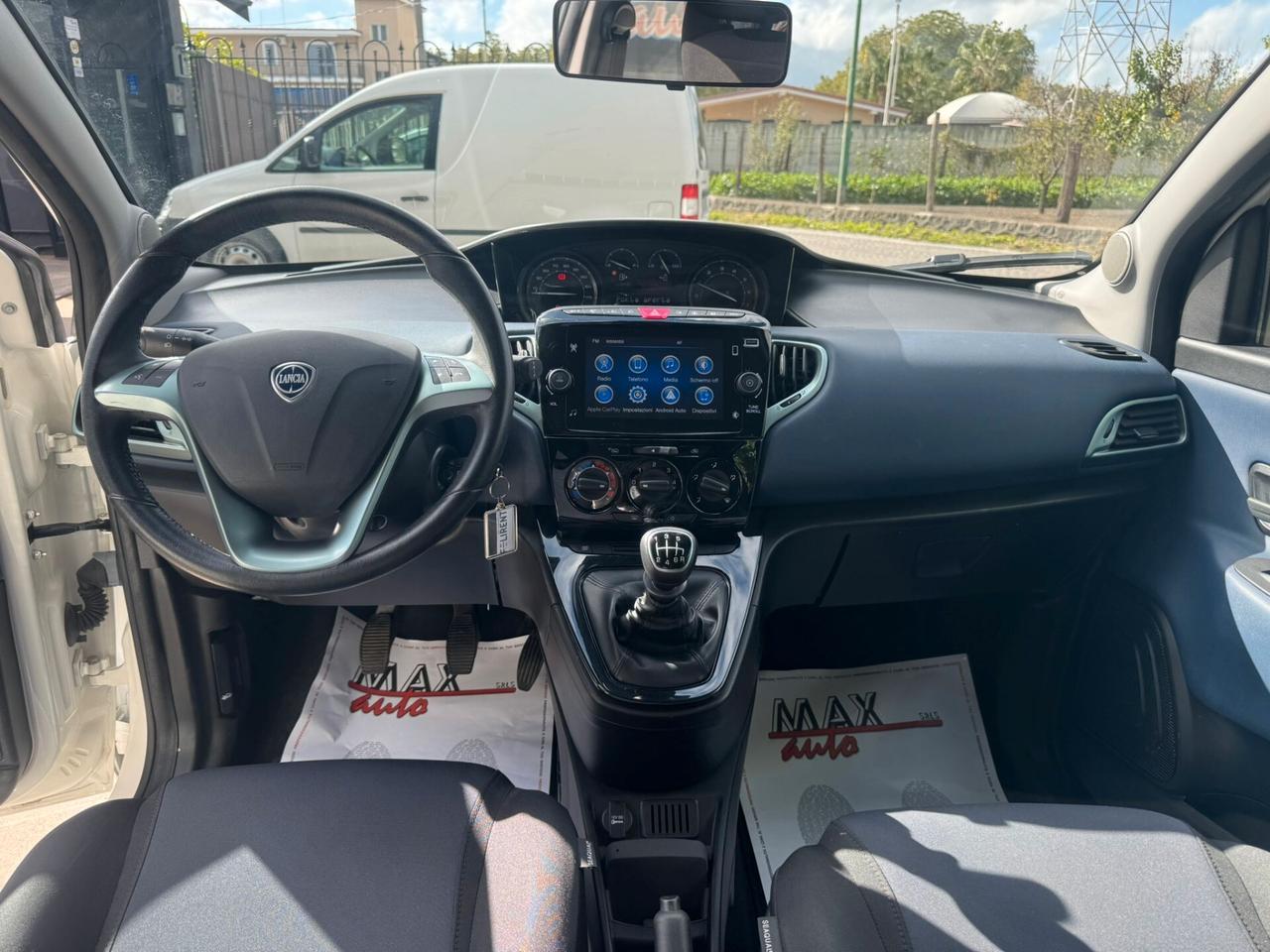 Lancia Ypsilon 1.0 FireFly 5 porte S&S Hybrid Gold