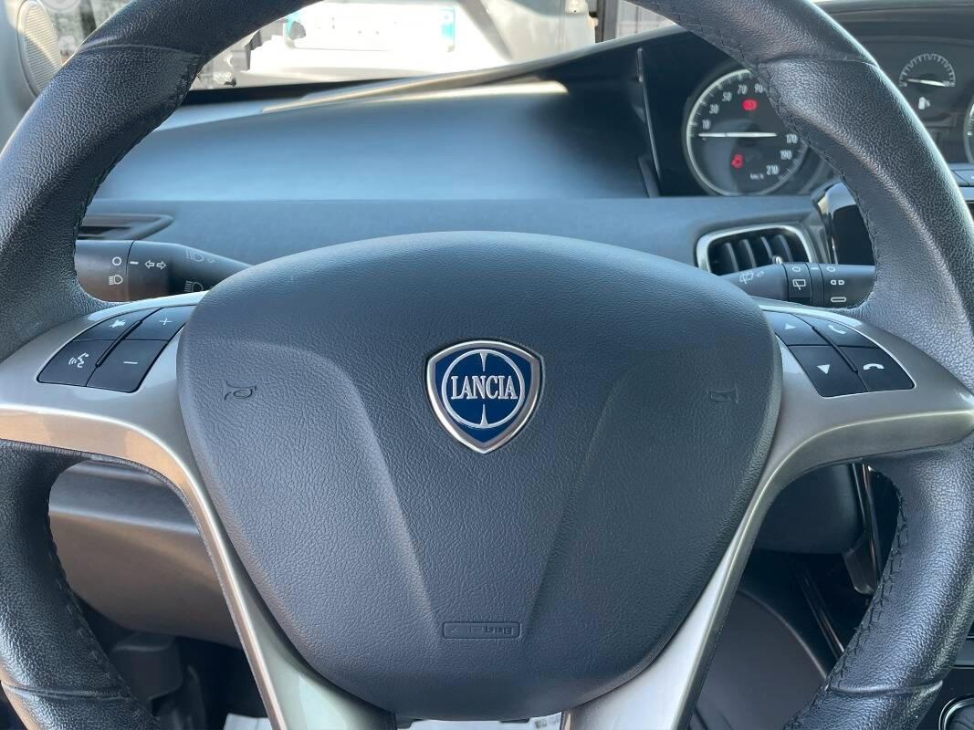 Lancia Ypsilon III 1.0 firefly hybrid Gold s&s 70cv CON CARPLAY