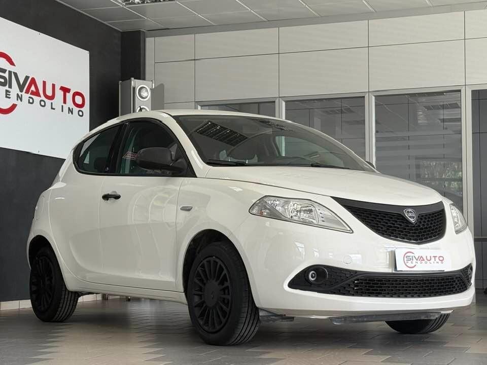 Lancia Ypsilon 1.2 69 CV 5 porte S&S Elefantino Blu Gomme Nuove