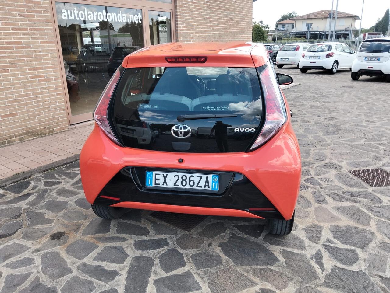 Toyota Aygo 1.0 VVT-i 69 CV 5 porte x-clusiv MMT