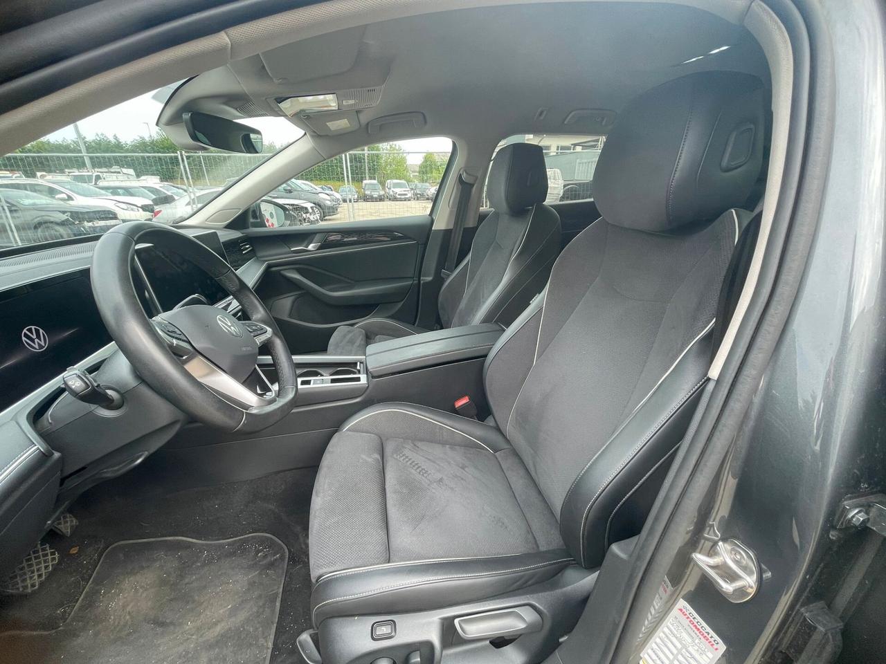 VW Passat Variant 2.0 TDI SCR EVO DSG Business * SINISTRATA*