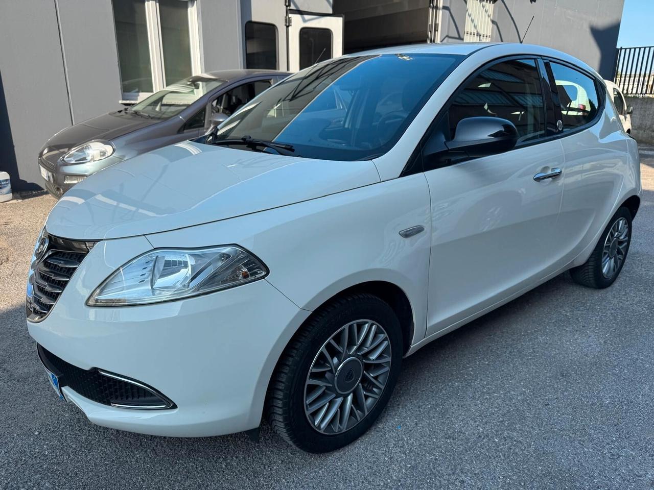 Lancia Ypsilon 1.2 69 CV 5 porte GPL*EURO5*NEOPATENTATI
