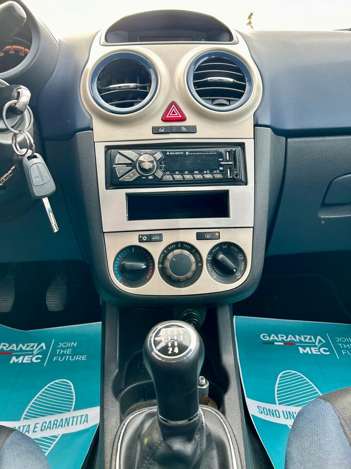 Opel Corsa 1.2 5P COSMO