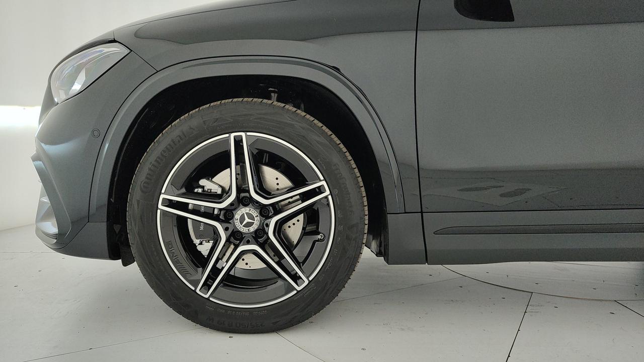 Mercedes-Benz GLA 200 d automatic